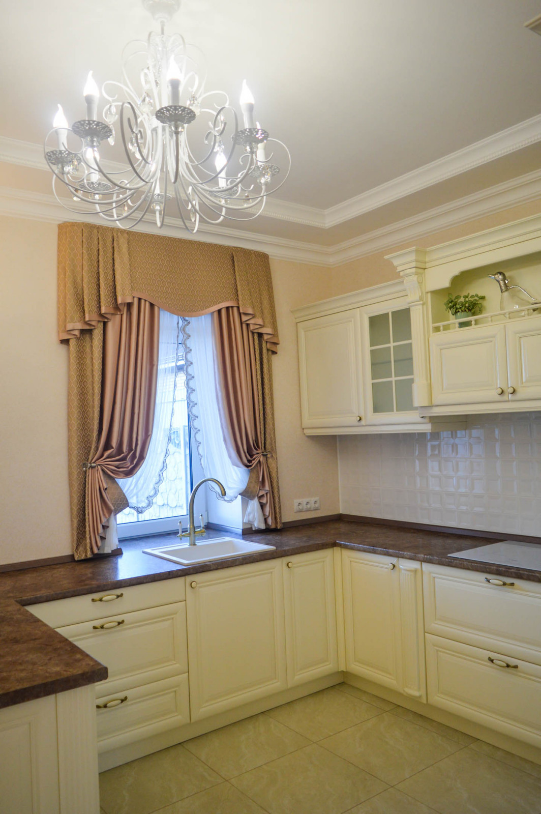 Текстильное оформление гостиной в классическом стиле