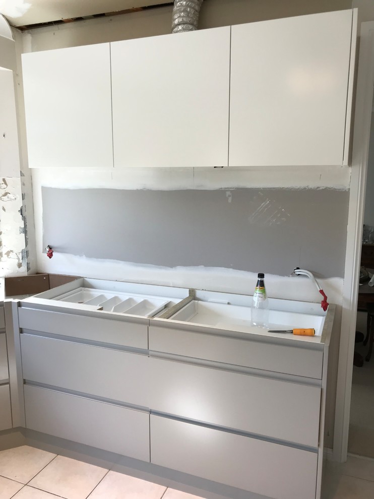 A NEW Kitchen that suits a stylish home