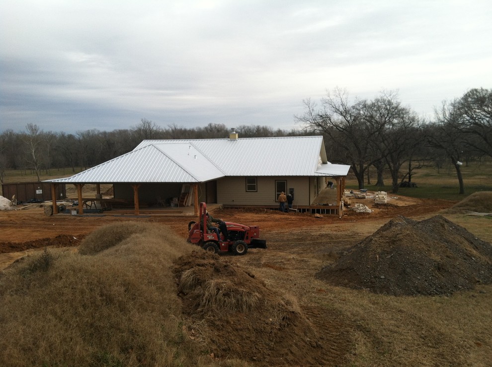 Inspiration for a rustic home design remodel in Houston