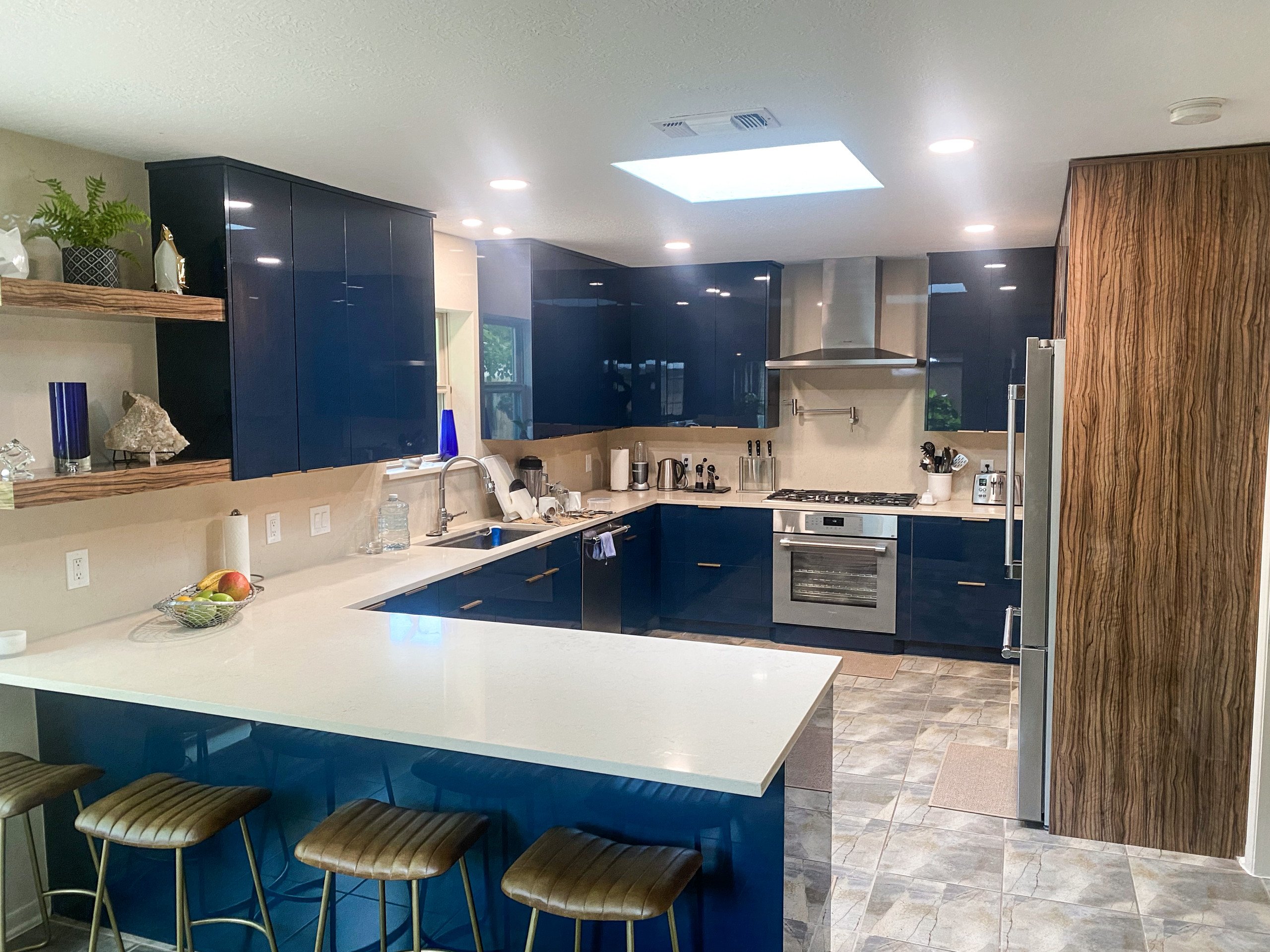Bankside - Kitchen and Wet Bar