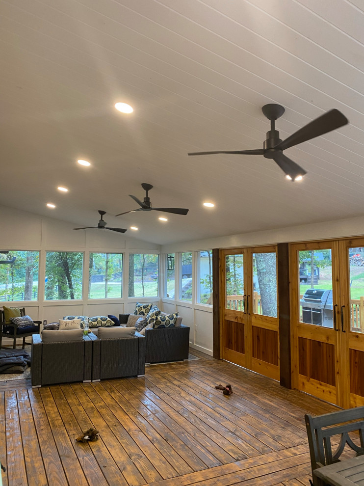 Example of a mountain style home design design in Atlanta