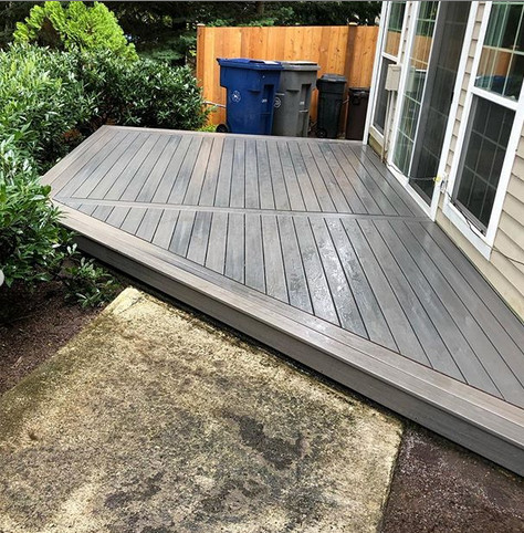 Deck - transitional deck idea in Seattle