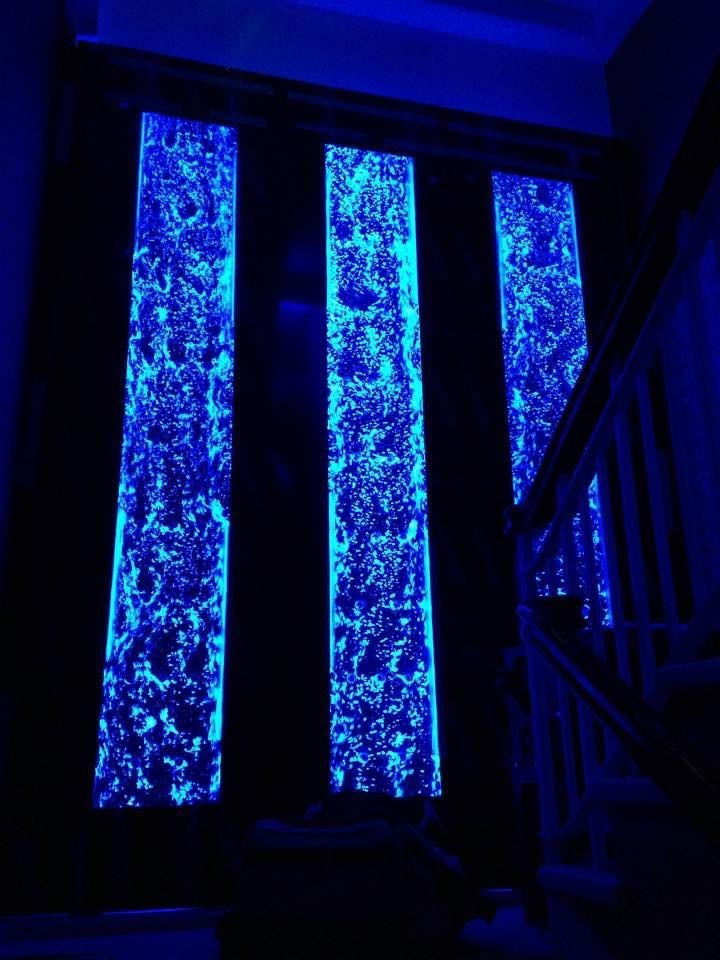 Фото производимой продукции: пузырьковые панели и колонны, интерьерные водопады