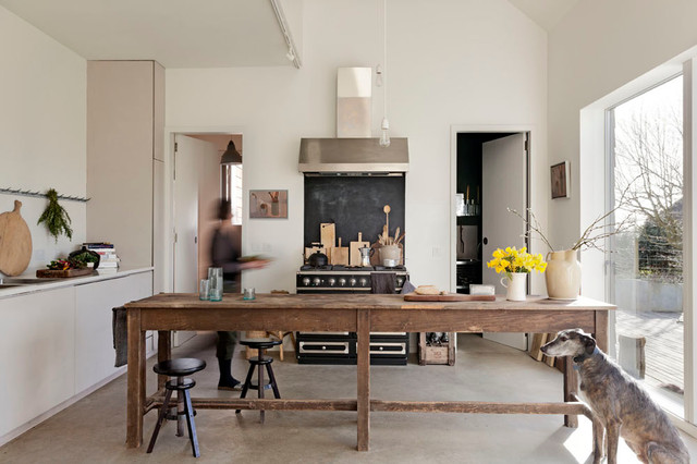 10 Reasons to Consider a Kitchen Table Instead of an Island | Houzz IE