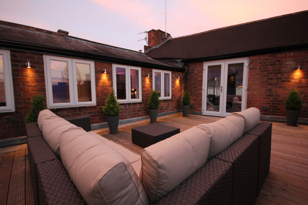 Deck - contemporary deck idea in West Midlands