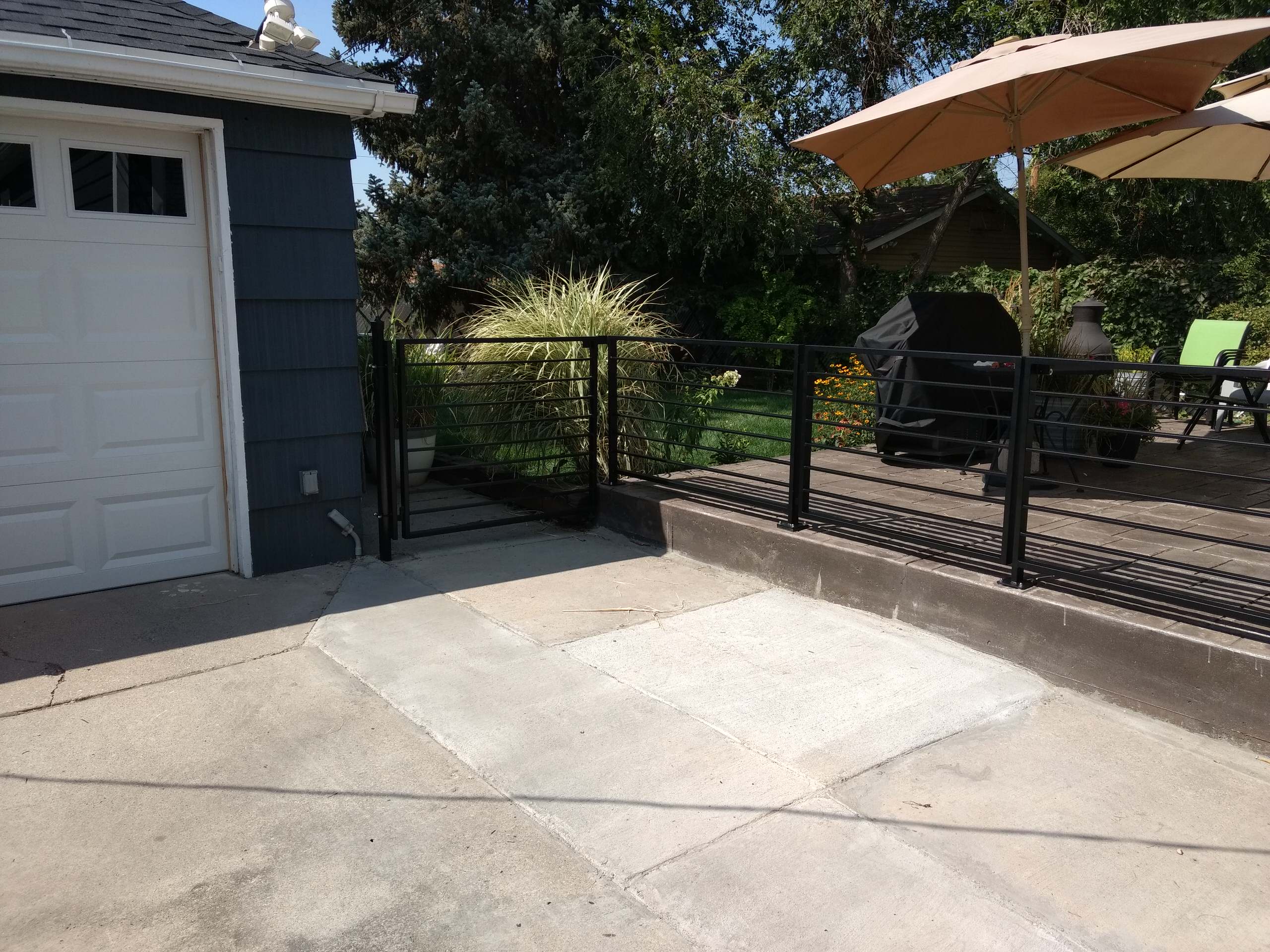Horizontal Fence & Gates