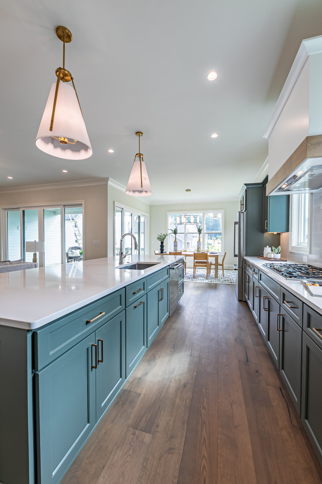 Transitional kitchen photo in Raleigh