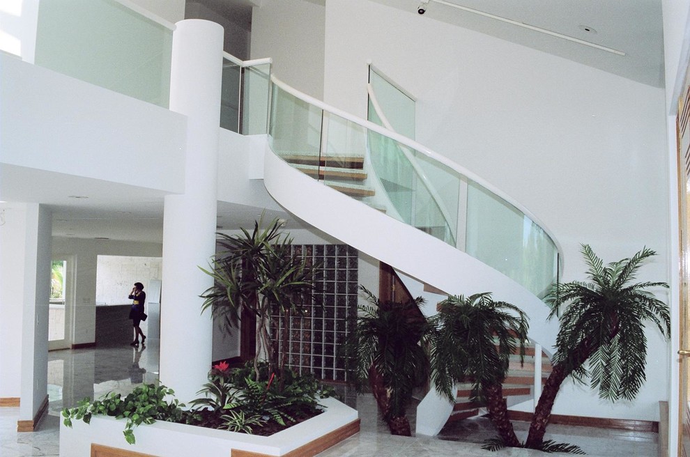 This is an example of a modern staircase in Miami.