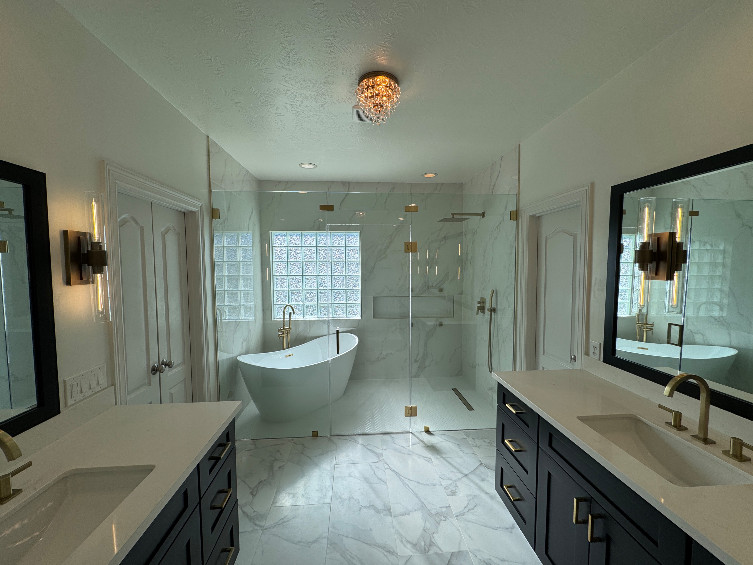 Contemporary Master Bathroom in Katy