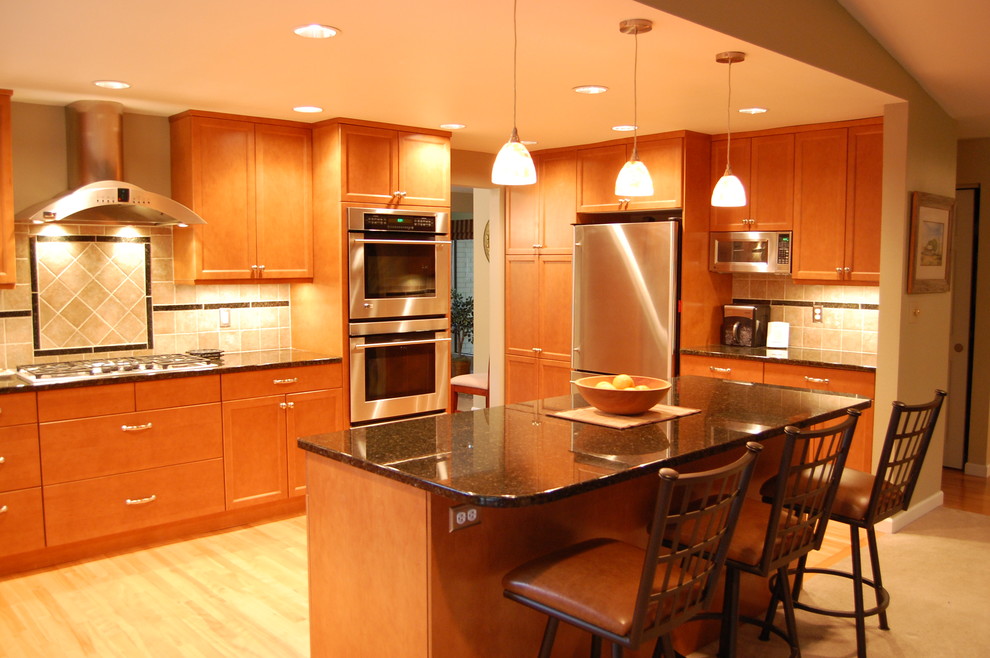 Kitchen - kitchen idea in Seattle