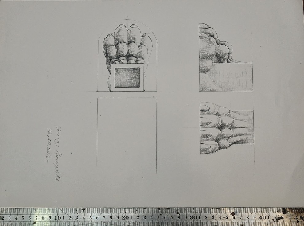 Кресло с декоративными деталями и элементами из бронзы