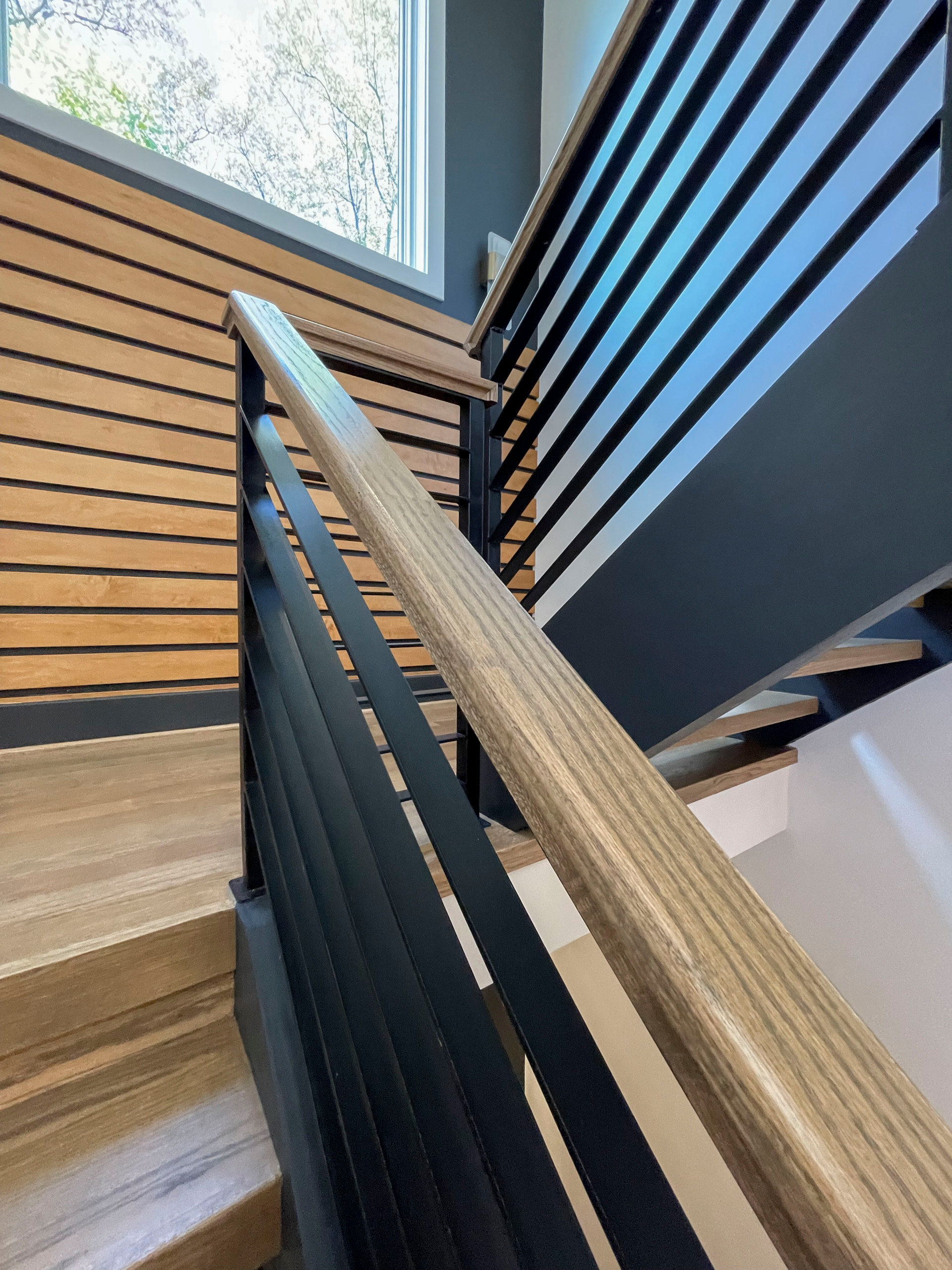 113_Floating Straight- Stringers with No Risers in Contemporary Home, Bethesda M