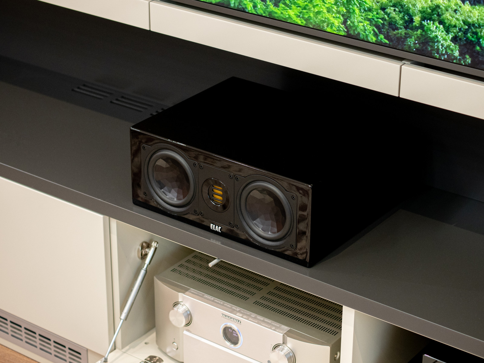 Киношкаф в квартире на Мосфильмовской