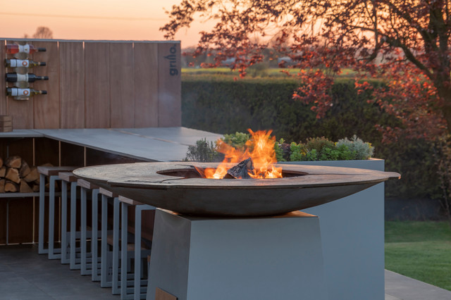 Bardfield End Green contemporary-garden