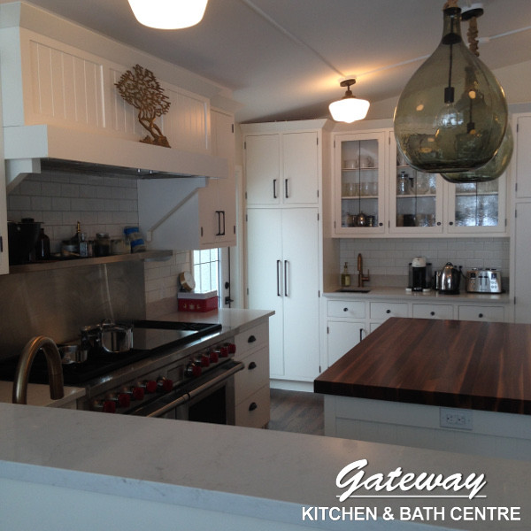 Kitchen - transitional kitchen idea