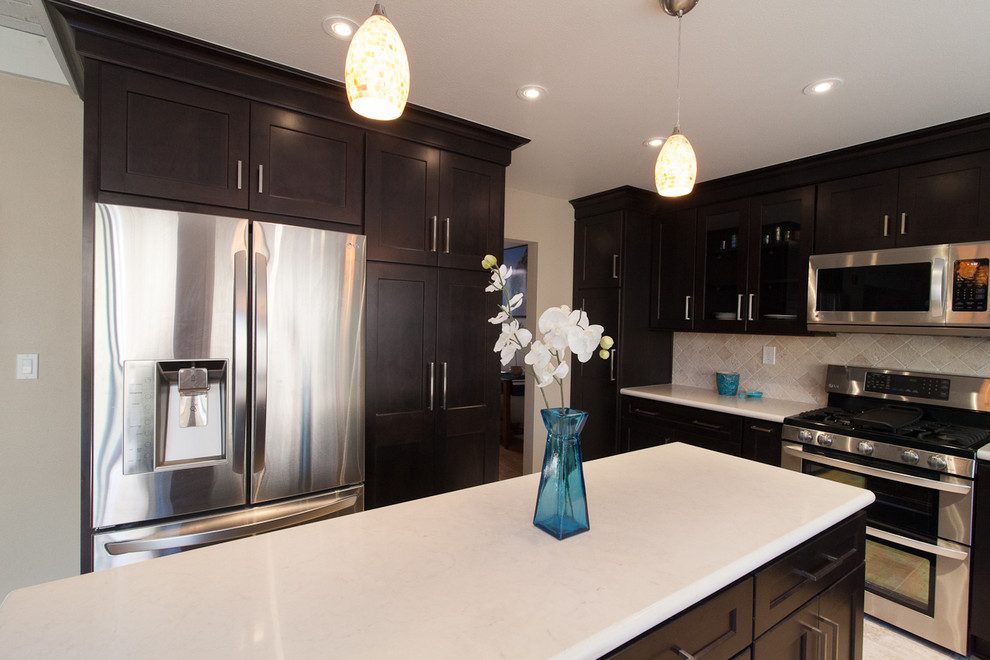 Inspiration for a transitional kitchen remodel in Los Angeles
