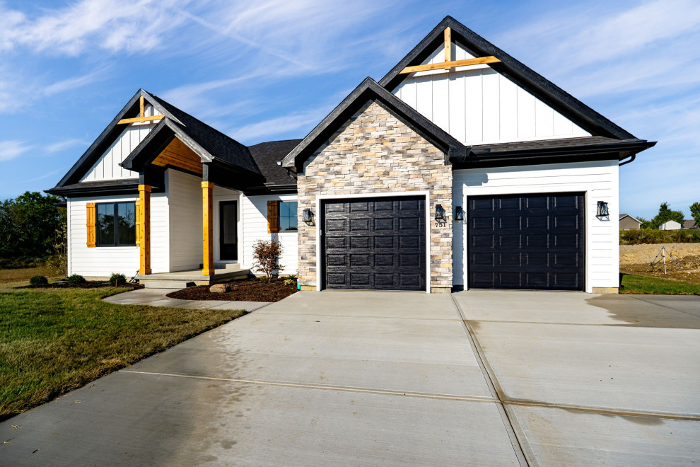 Amazing 2357 + over 900 sqft in basement home in Lebanon Ohio