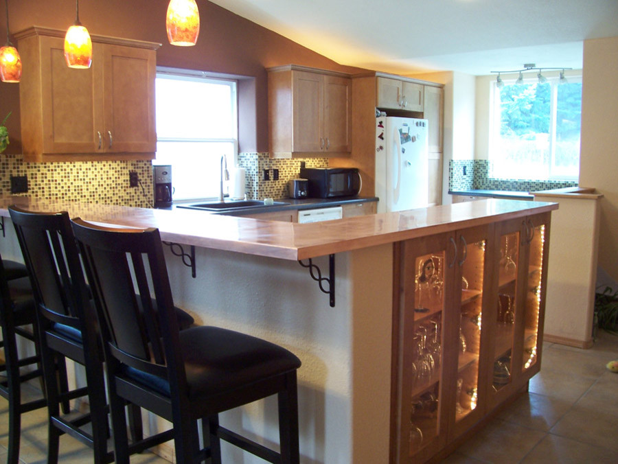 This is an example of a modern kitchen in Columbus.