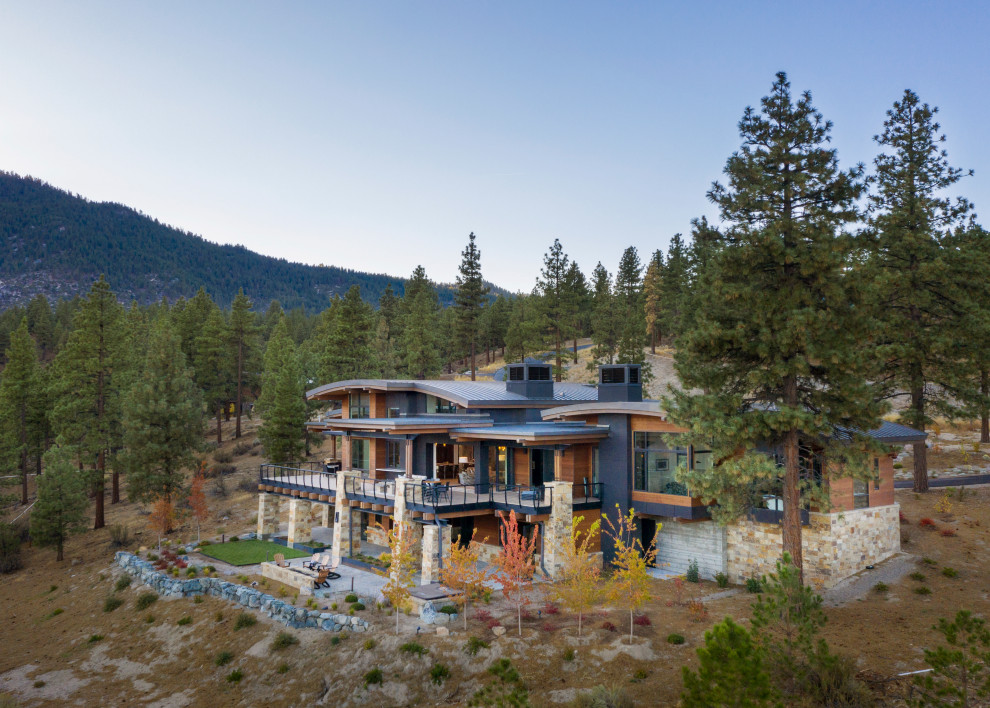 Inspiration for a rustic home design remodel in Austin