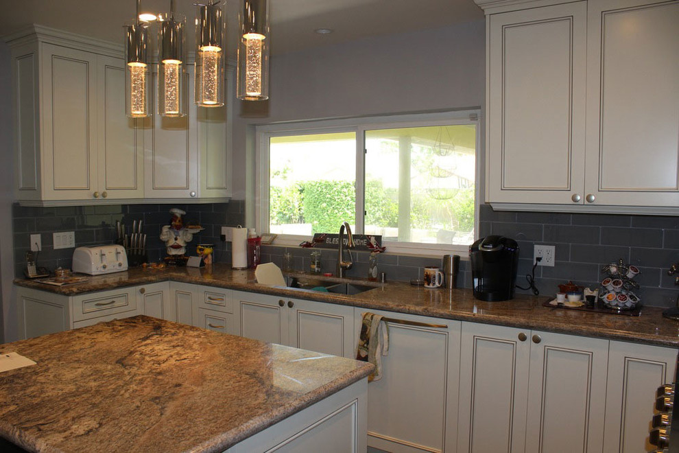 Transitional kitchen photo in Los Angeles