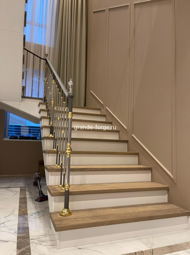 Лестница, латунное ограждение, Grande forge(Франция), коллекция "Гармония"