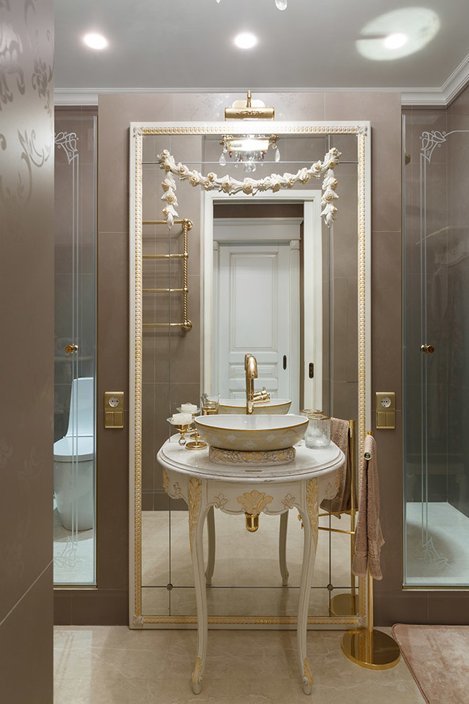 Inspiration for a traditional bathroom in Saint Petersburg with a vessel sink.