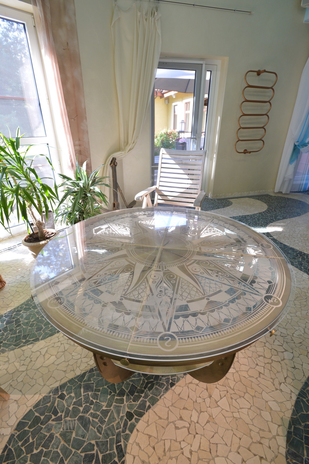 Оформление терассы перед бассейном в Колтушах.