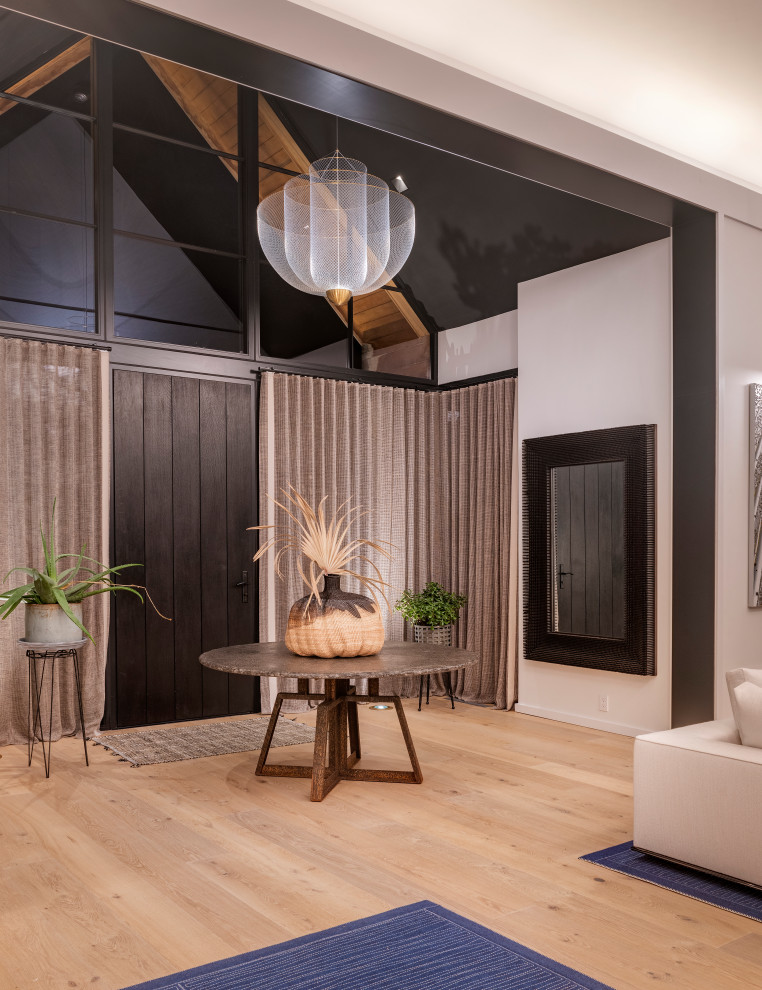 Home design - transitional home design idea in Boston