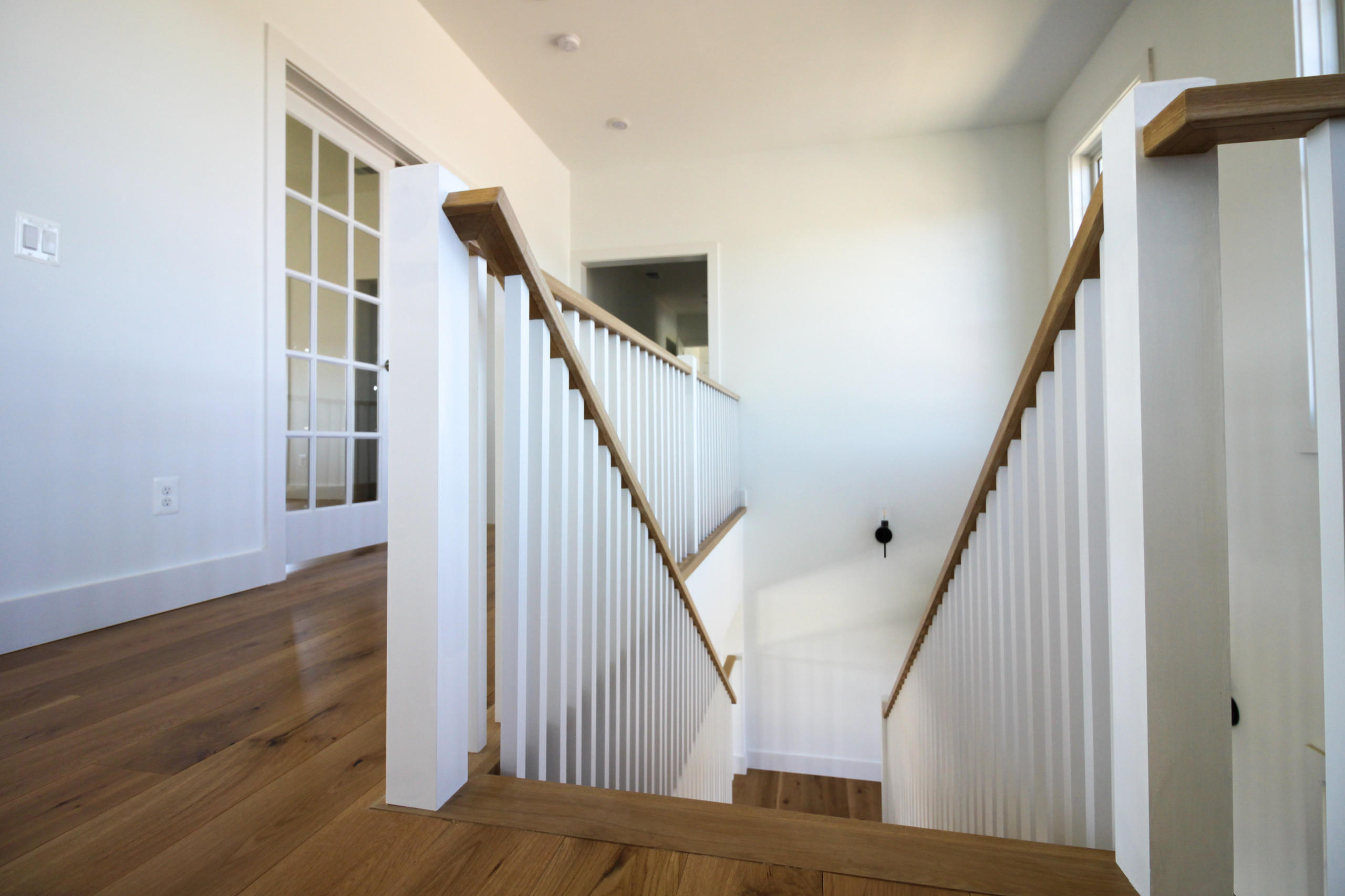 91_U-Shaped Floating Staircase Surrounded by Bucolic Mountain Views, Winchester,
