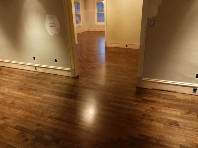 Herringbone Entryway eklektisk-vardagsrum