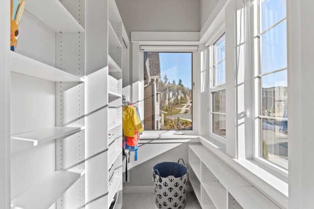 Custom Toll Brothers Home in Bothell modern-ankleidezimmer