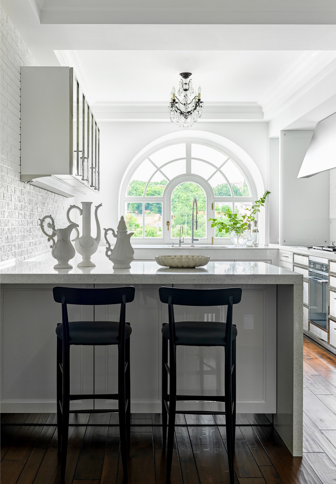 Двухуровневая квартира с мансардой во французском стиле