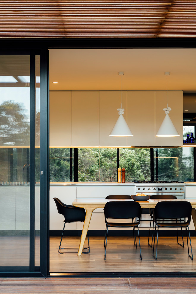 Inspiration for a contemporary dining room in Melbourne.
