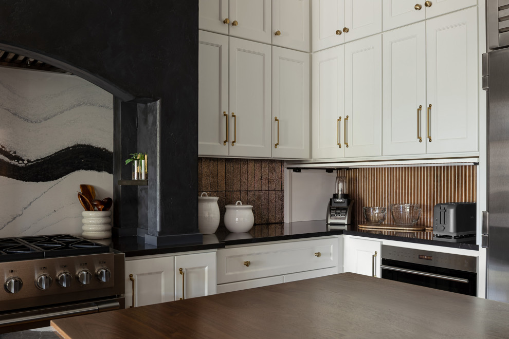 Inspiration for a transitional kitchen remodel in Columbus