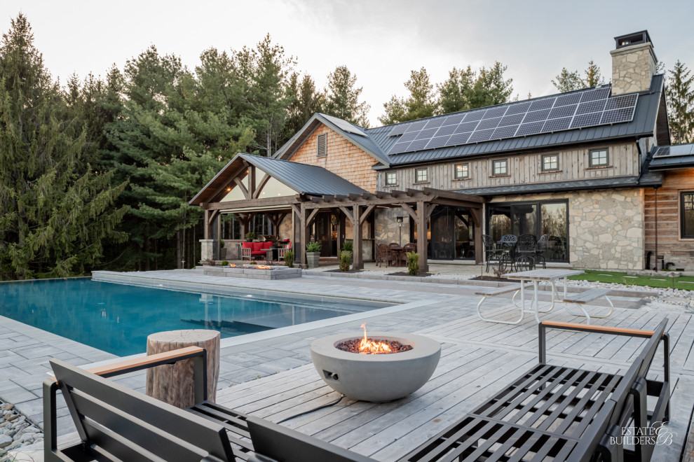 Example of a mountain style pool design in Toronto