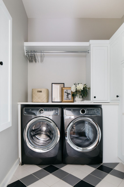 Laundry Room Ideas & Inspo - Country - Laundry Room - Chicago - by Trim ...