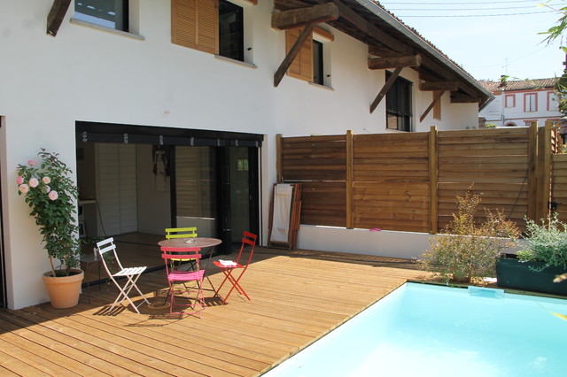 R&eacute;habilitation d'un atelier en maison contemporary-deck