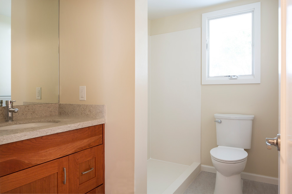 Example of a transitional home design design in Hawaii