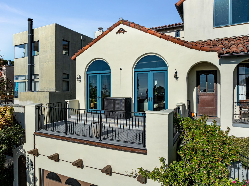 Home design - transitional home design idea in San Francisco