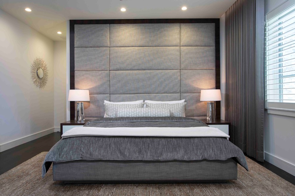 Inspiration for a contemporary bedroom in Orlando.