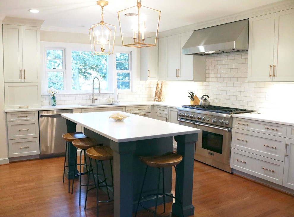 Kitchen - transitional kitchen idea