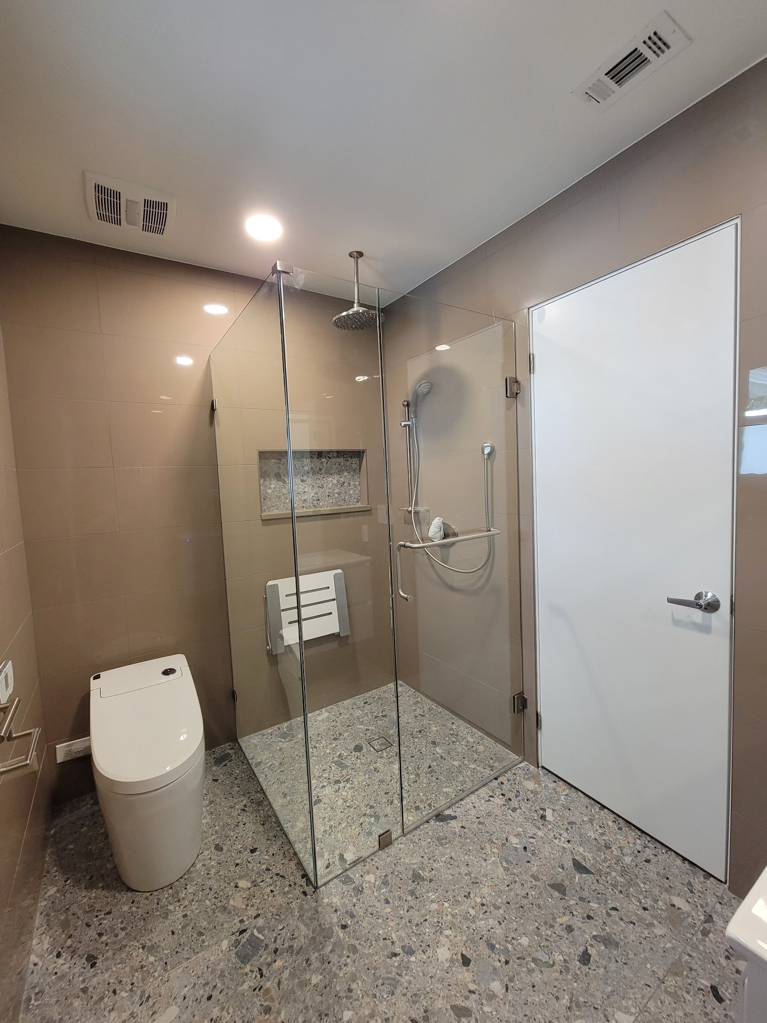 POOL BATHROOM RENOVATION