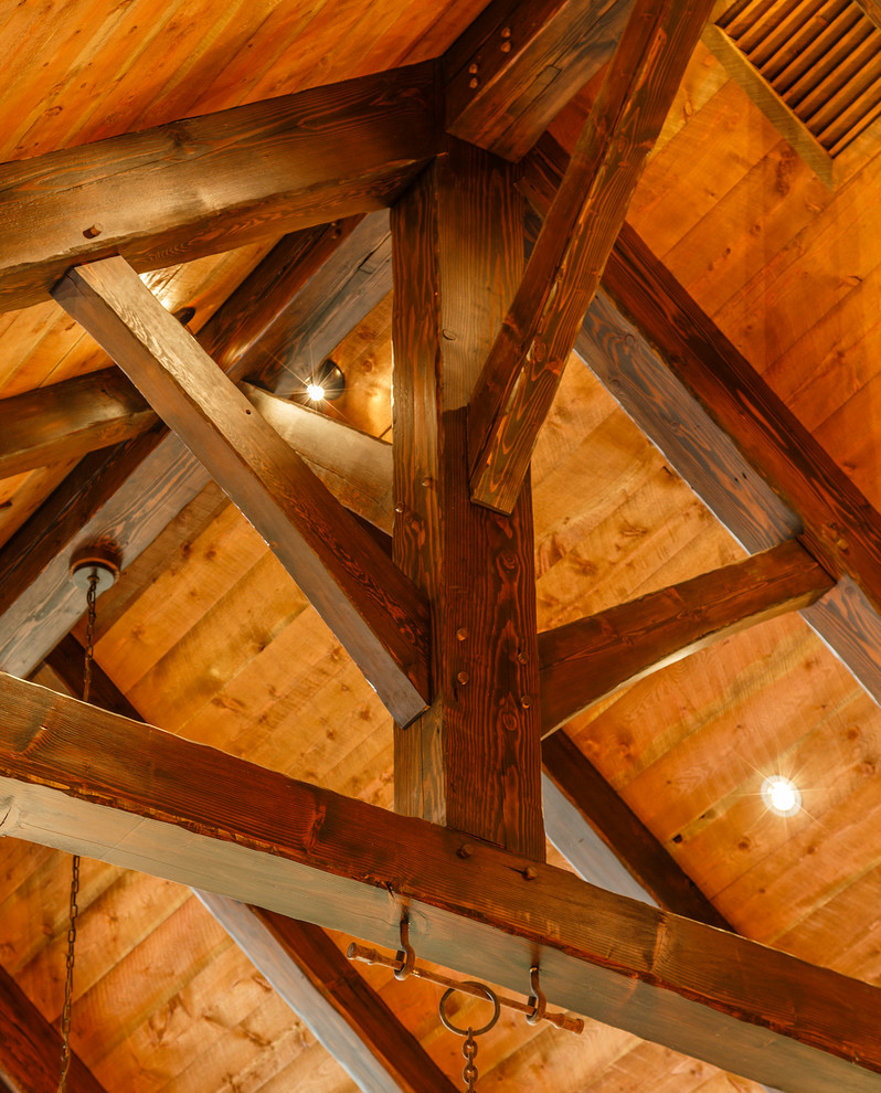 Home design - rustic home design idea in Denver
