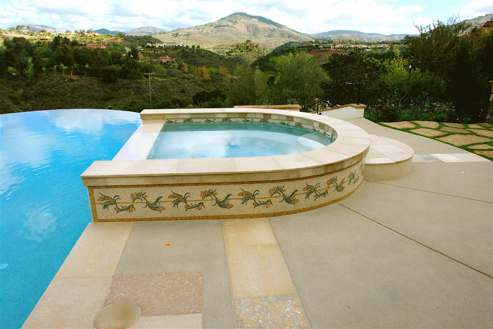 Photo of a mediterranean pool in San Diego.