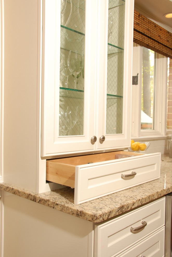 Williamsburg White flat panel kitchen