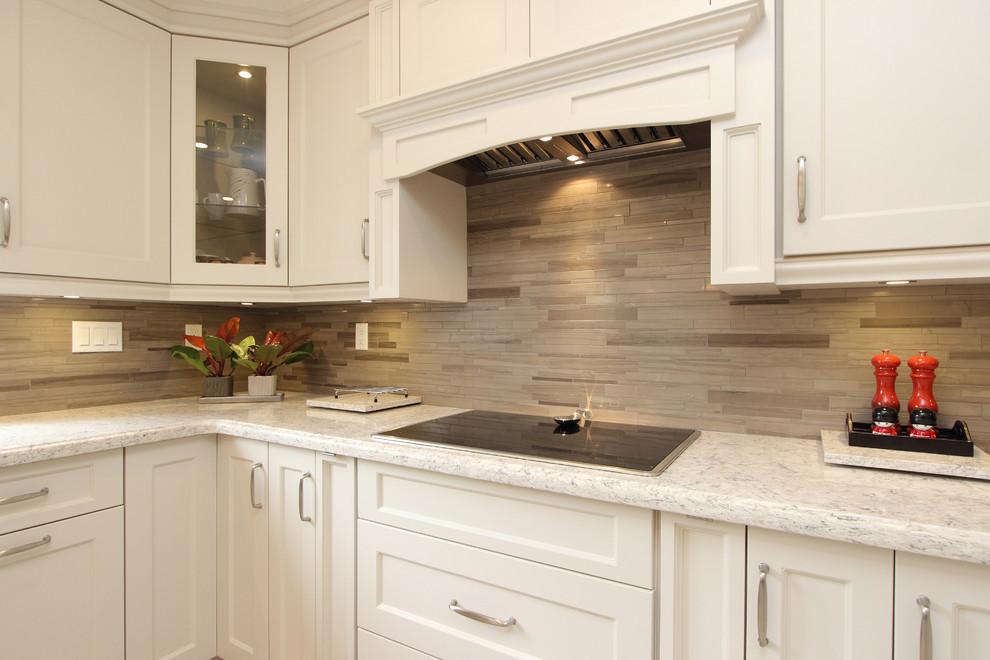Inspiration for a contemporary kitchen remodel in Toronto