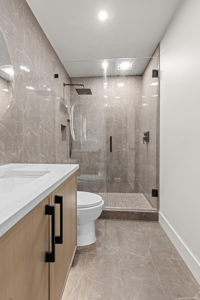 Jamaica Waterfront Bathroom – Sarasota Coastal Modern