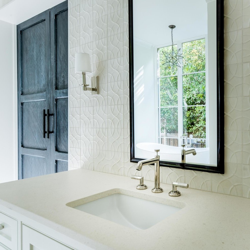 Home design - transitional home design idea in Dallas