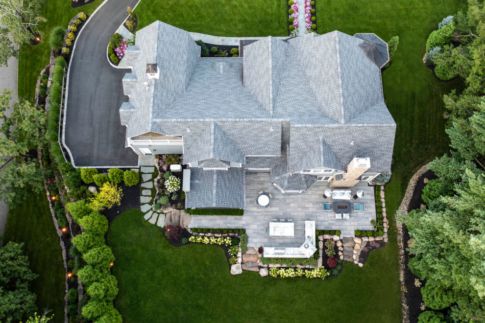 Minimalist exterior home photo in New York
