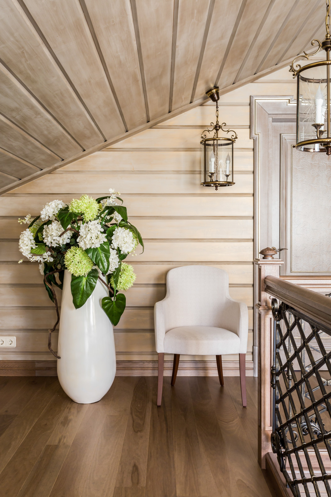 Интерьер загородного дома у моря